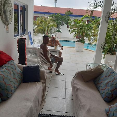 Palmita Hostel Aruba Oranjestad Luaran gambar